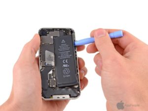 Правильная замена аккумулятора на iPhone 4/4S